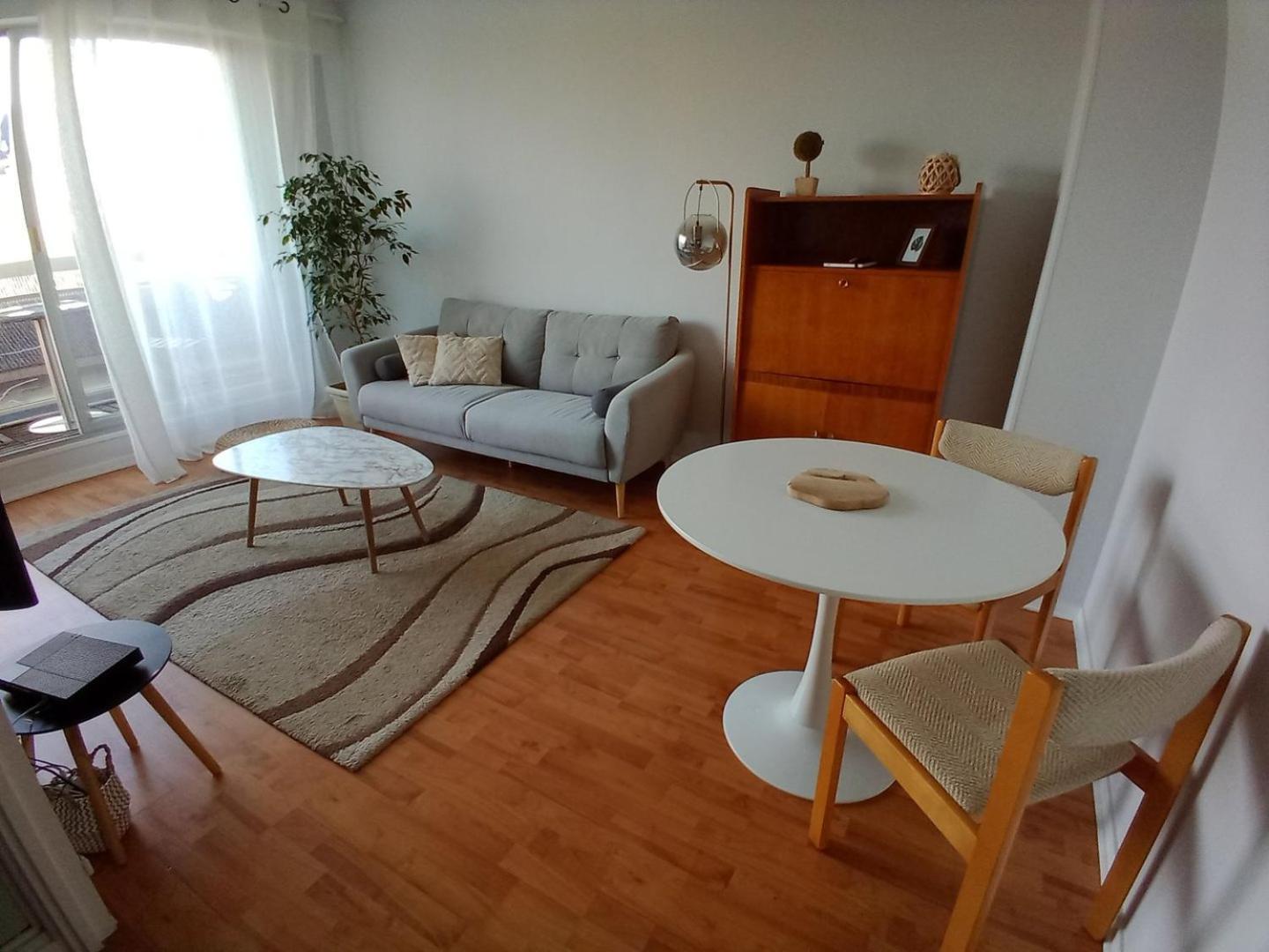 Appartement Avec Parking Et Balcon Vue Cathedrale 샤르트르 외부 사진